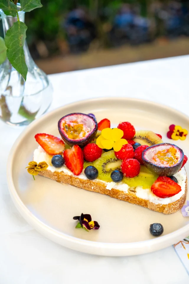 Slow mornings deserve something sweet. 🍓✨

Our Fruit & Ricotta Bruschetta is light, fresh, and garden-inspired. Toasted sourdough topped with creamy ricotta, seasonal fruit, and a drizzle of honey. 

Perfect for easing into the day with flavour and calm.

📍 353 Galston Rd, Galston
⏰ Breakfast from 8AM–4PM daily
💐 Explore our garden-inspired menu today